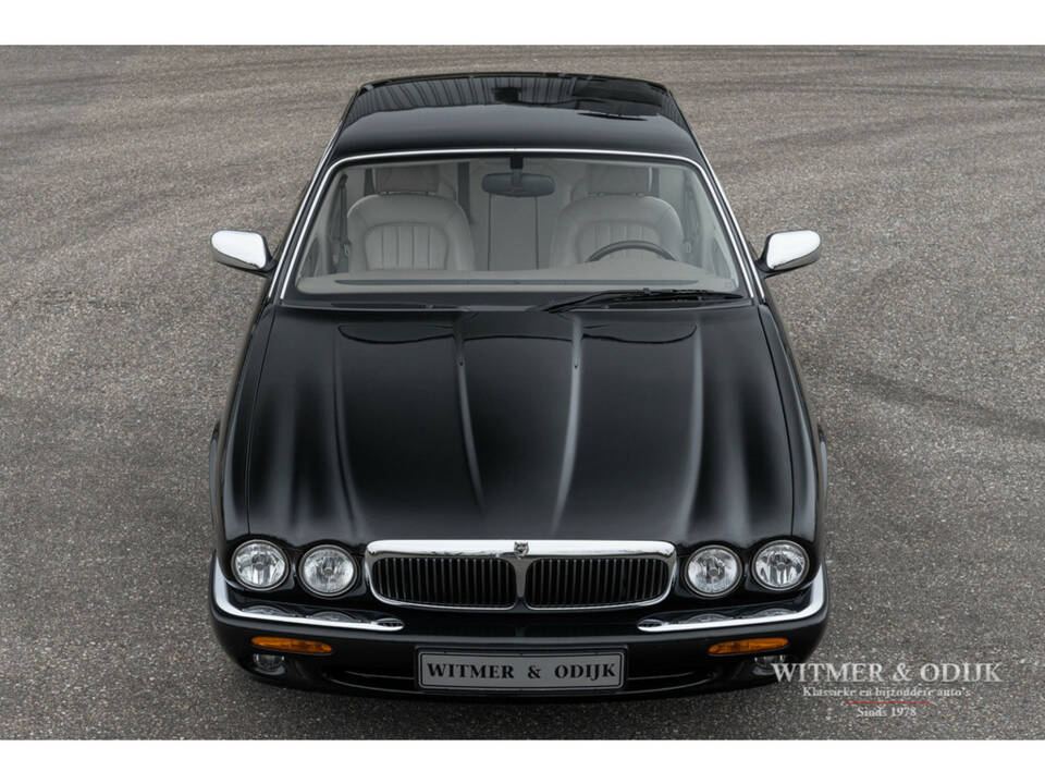 Image 7/32 of Jaguar XJ6 3.2 Executive (1997)