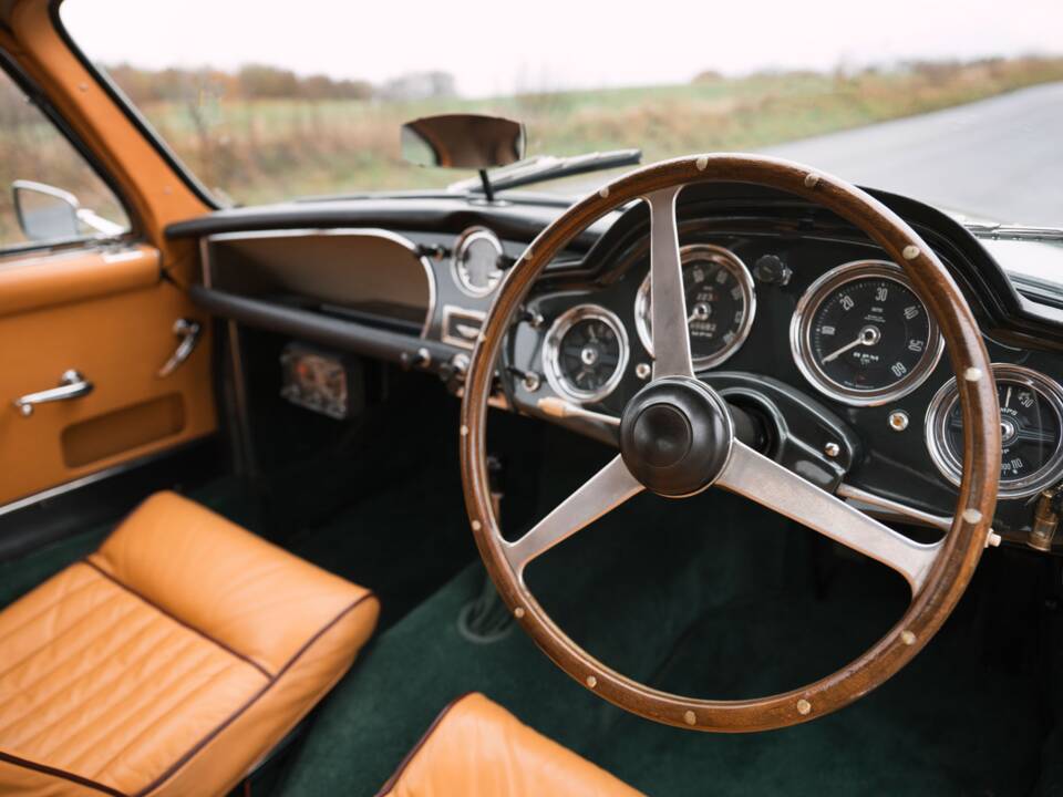 Image 15/31 of Aston Martin DB 2/4 Mk III (1958)
