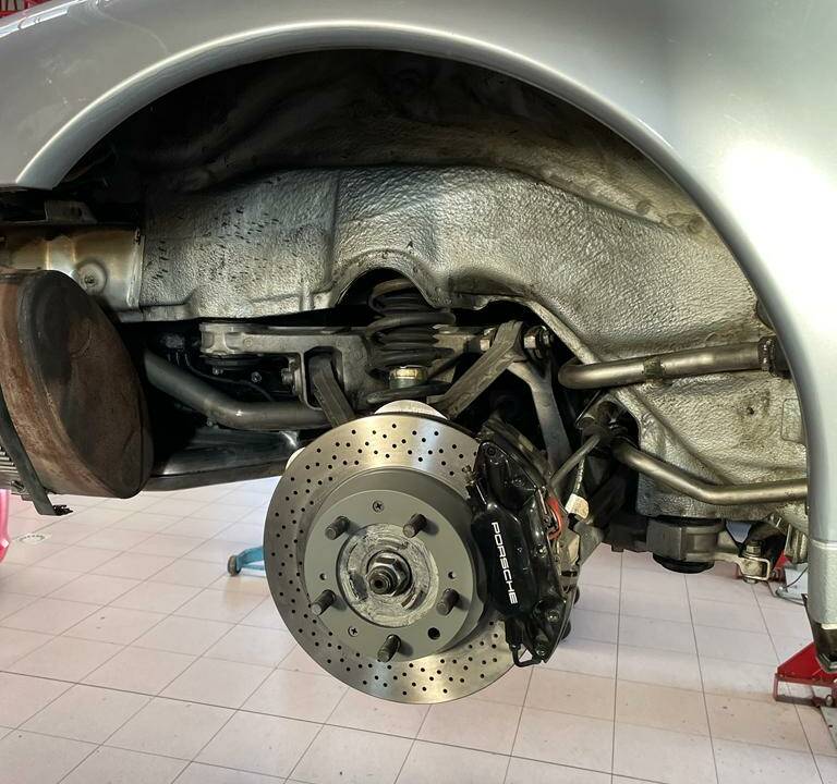 Immagine 26/34 di Porsche 911 Carrera (1996)