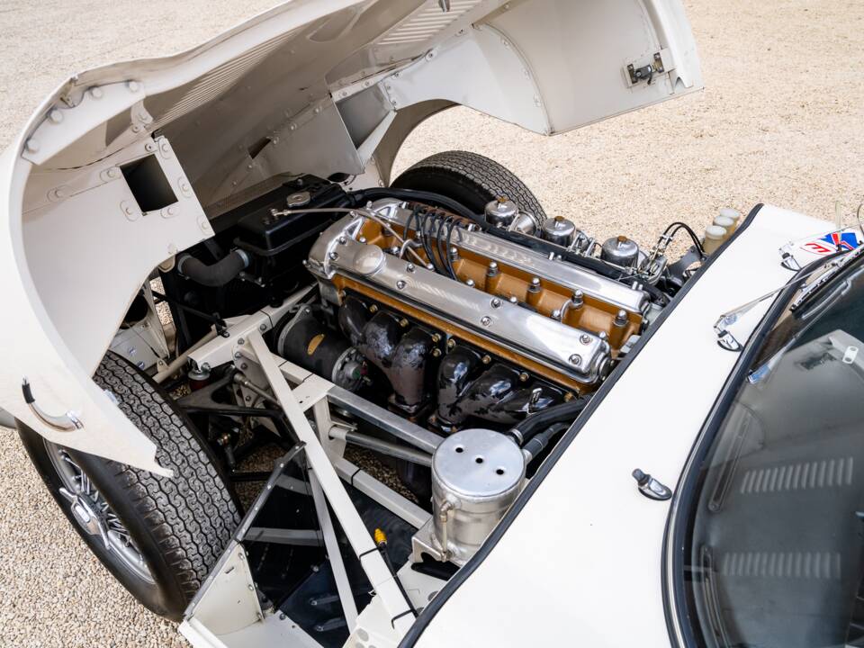 Afbeelding 30/46 van Jaguar E-Type 3.8 (1962)