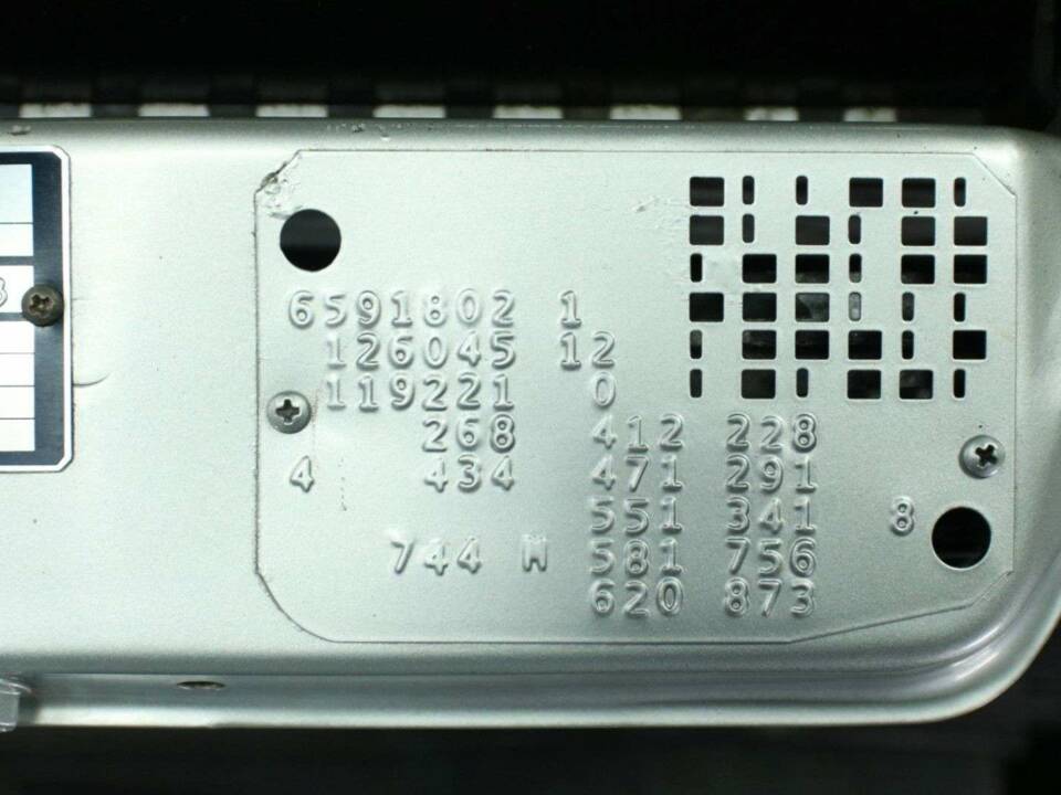 Afbeelding 43/50 van Mercedes-Benz 560 SEC (1991)