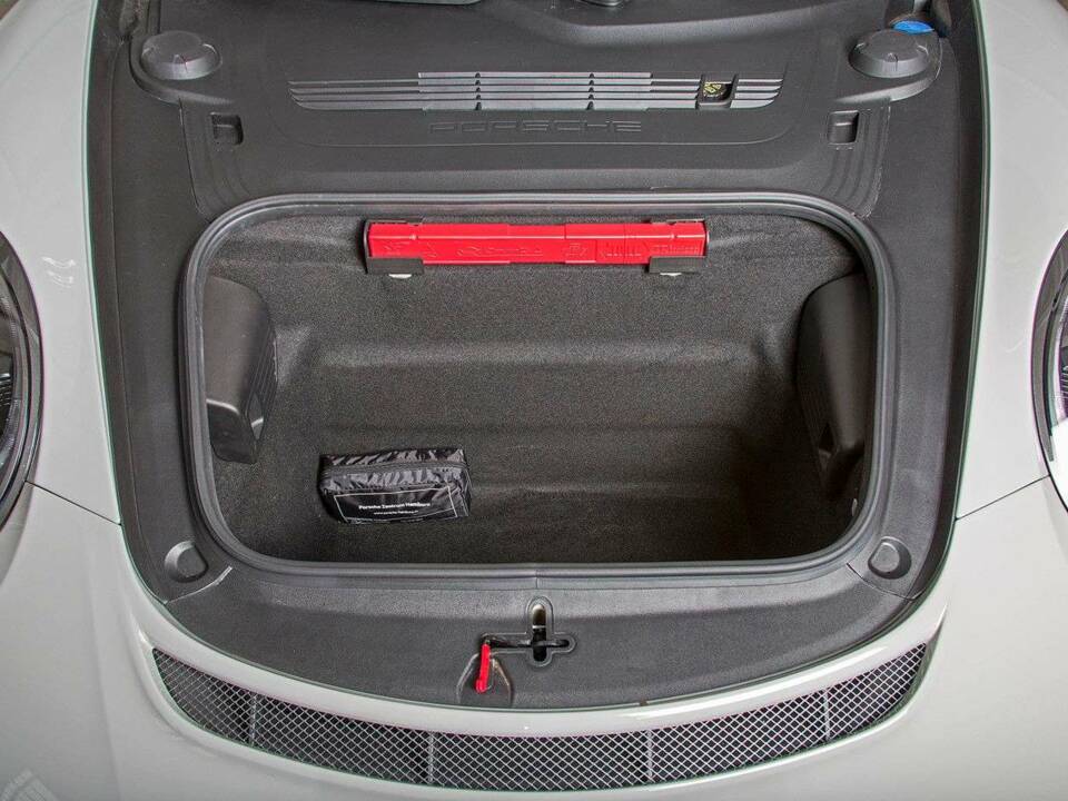 Image 15/25 de Porsche 911 GT3 Touring (2018)