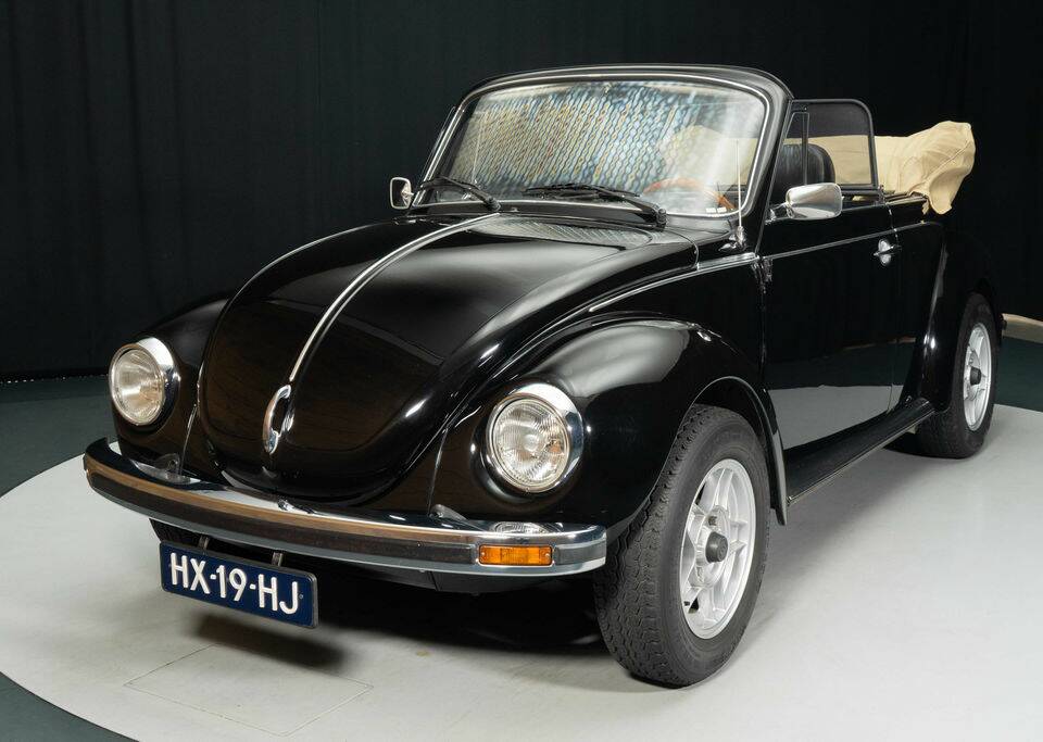 Image 4/8 of Volkswagen Beetle 1303 (1976)