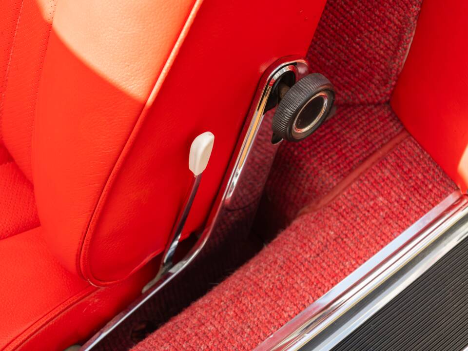 Image 10/20 de Mercedes-Benz 230 SL (1965)