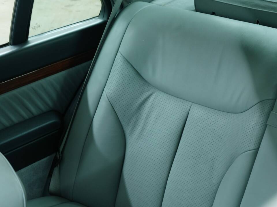 Bild 29/50 von Mercedes-Benz 300 SE (1991)