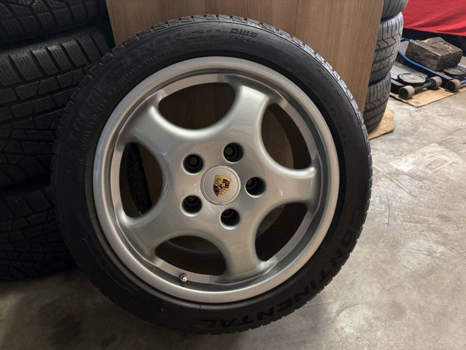 Afbeelding 19/21 van Porsche 911 Carrera 4 (1990)