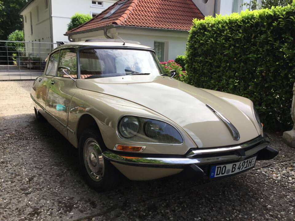 Image 6/82 de Citroën DS 20 (1974)
