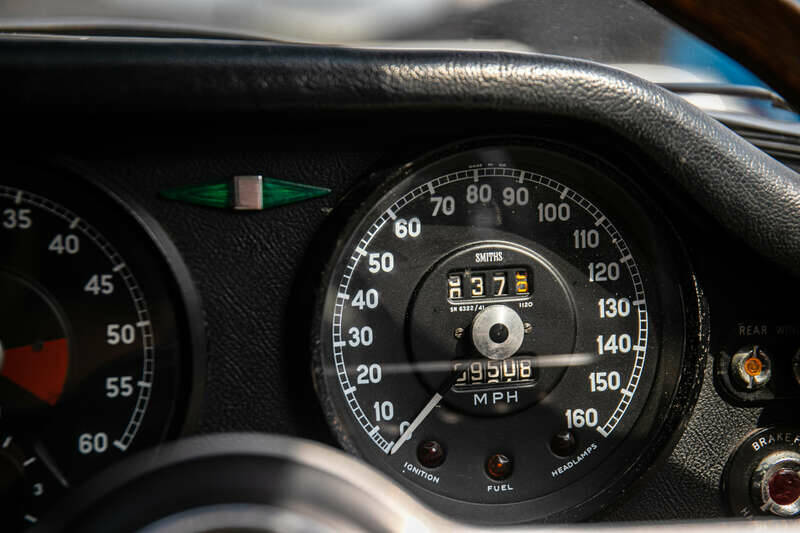 Image 32/40 de Jaguar Type E 4.2 (1967)