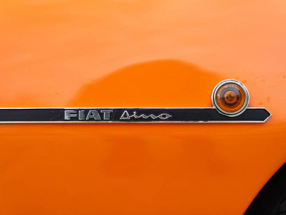 Image 30/50 of FIAT Dino 2400 Spider (1972)