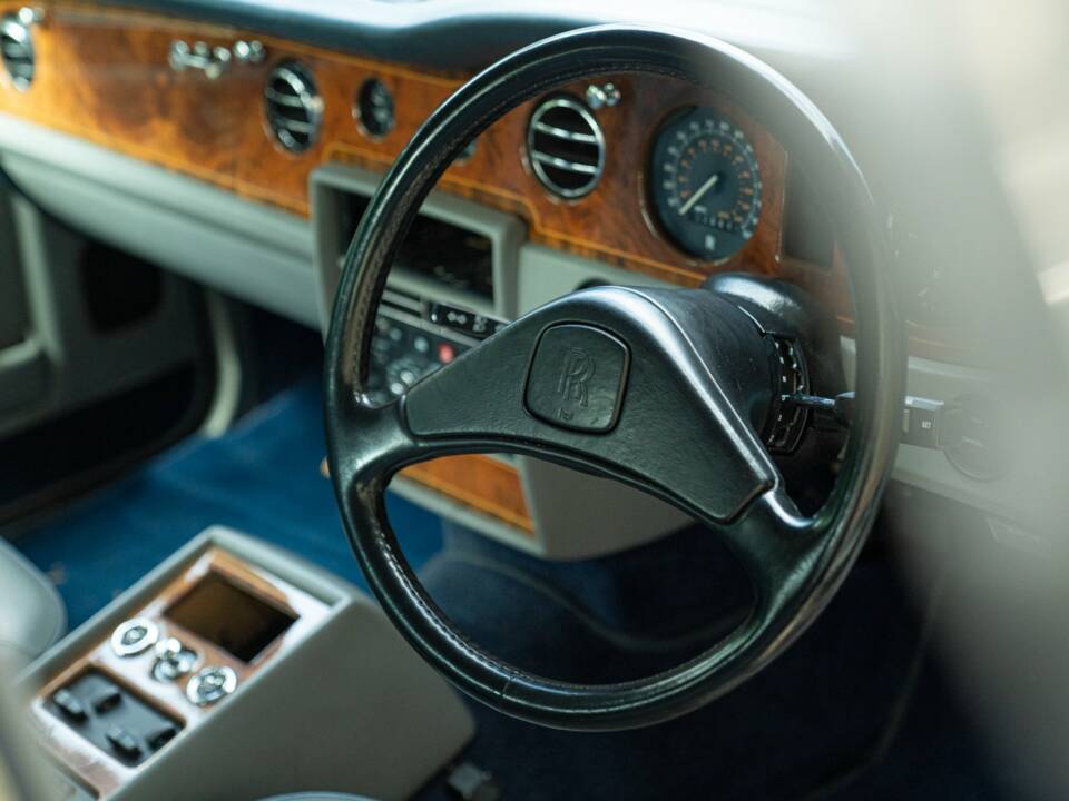 Image 44/50 of Rolls-Royce Silver Spirit II (1992)