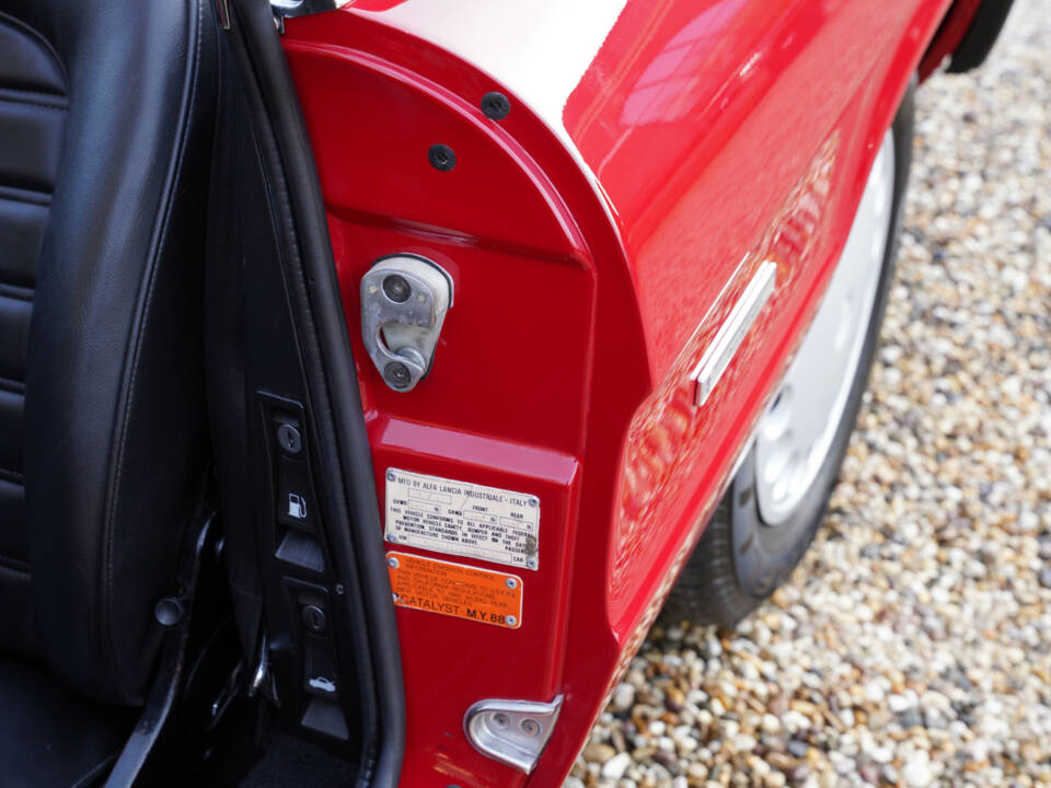 Image 47/50 of Alfa Romeo 2.0 Spider (1988)