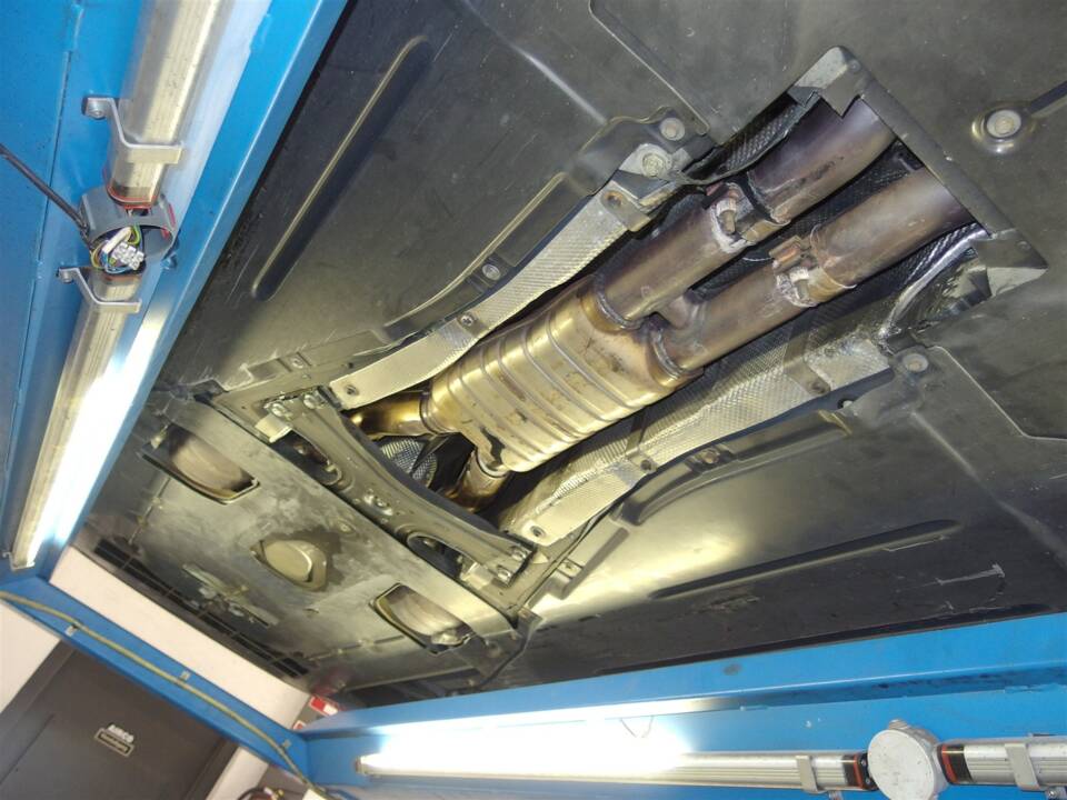 Image 47/49 of Ferrari California (2010)