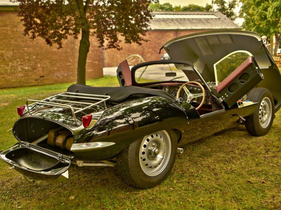 Image 20/50 of Jaguar XK-SS (1967)