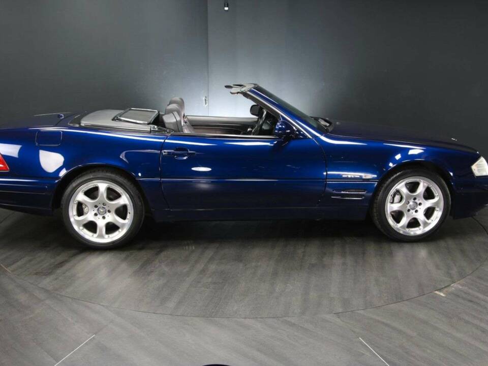 Image 12/49 of Mercedes-Benz SL 500 (2000)
