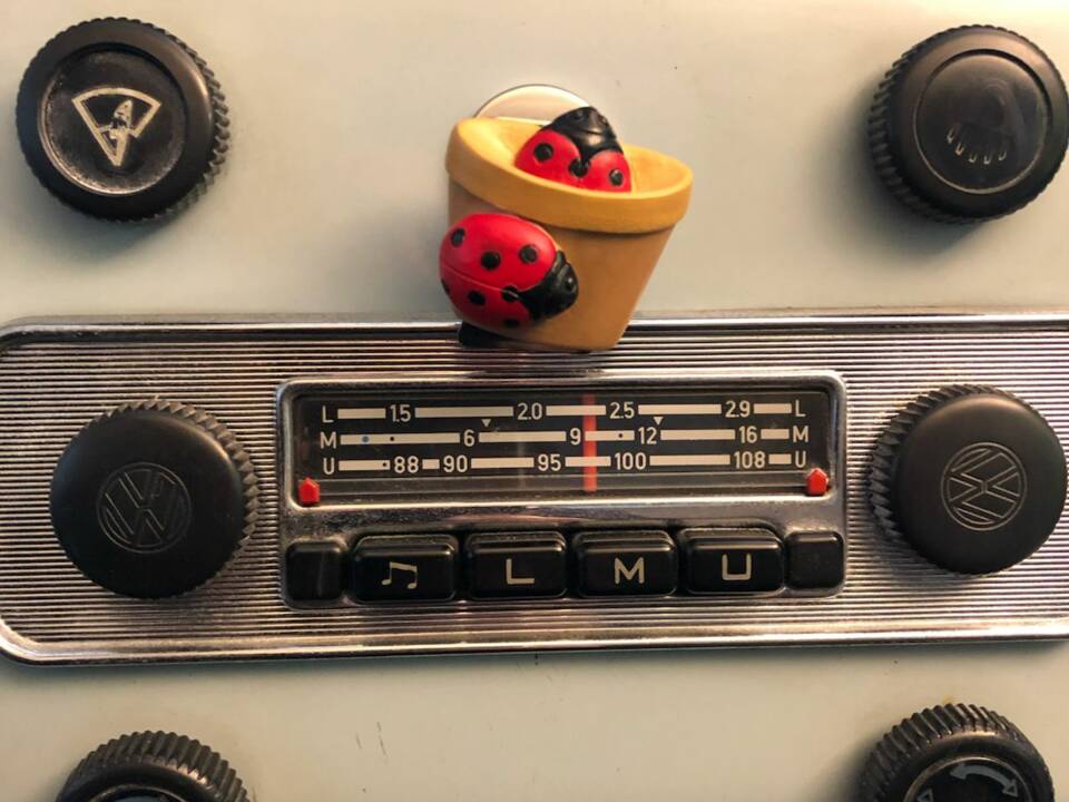 Image 21/25 of Volkswagen Beetle 1200 (1969)