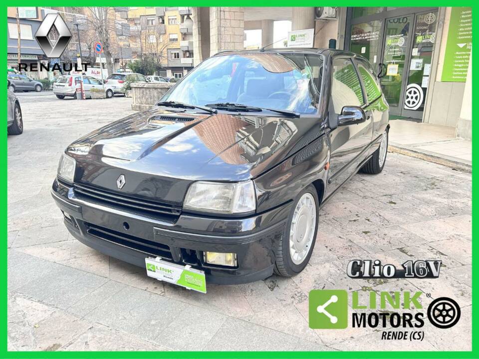 Bild 1/10 von Renault Clio I 1.8 16V (1992)