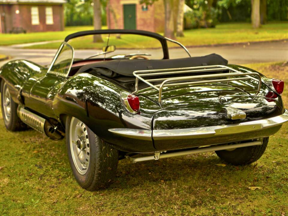 Image 14/50 of Jaguar XK-SS (1967)