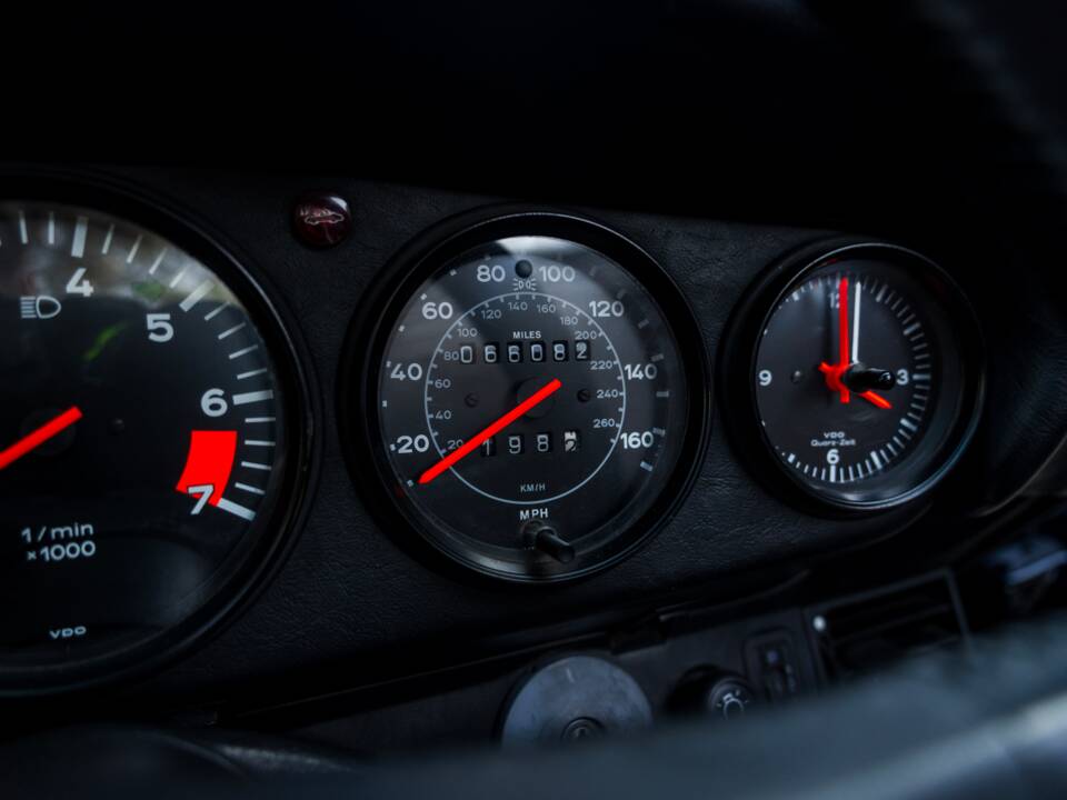 Imagen 29/60 de Porsche 911 Carrera 3.2 (WTL) (1988)