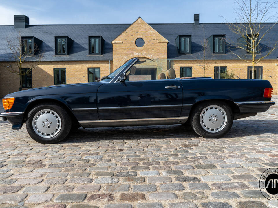 Image 3/32 of Mercedes-Benz 560 SL (1988)