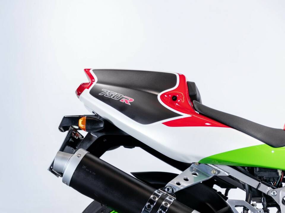 Afbeelding 31/35 van Kawasaki ZX-R 750 J/R (1993)