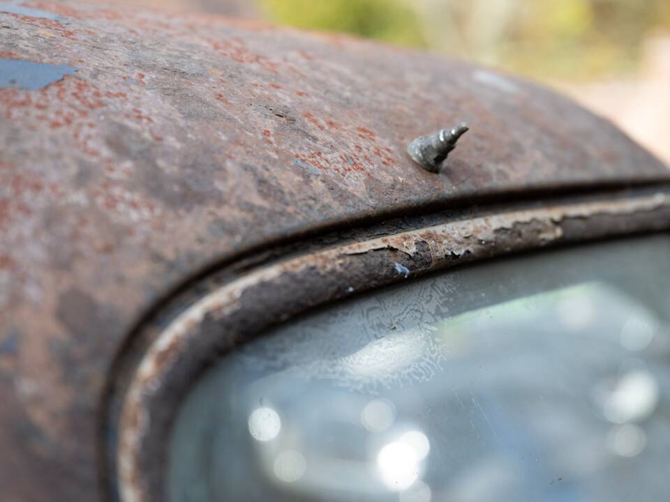 Image 108/134 of Ford V8 (1937)