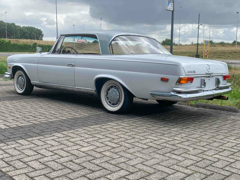 Image 4/6 of Mercedes-Benz 220 SE b (1963)