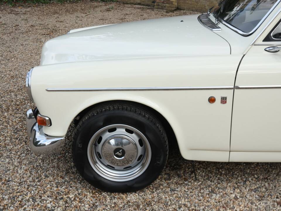 Image 16/50 of Volvo P 123 GT (1969)
