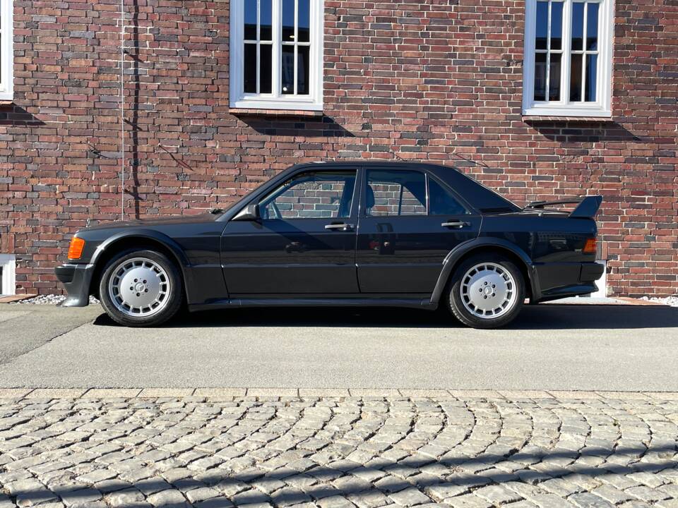 Bild 2/20 von Mercedes-Benz 190 E 2.5-16 Evolution I (1989)