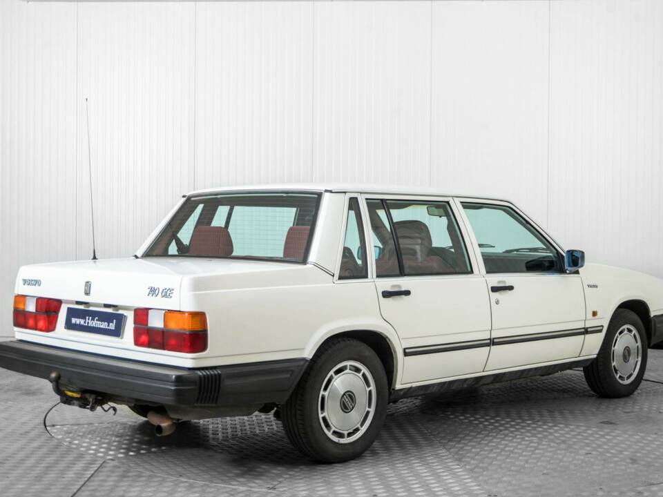 Image 2/50 de Volvo 740 (1984)