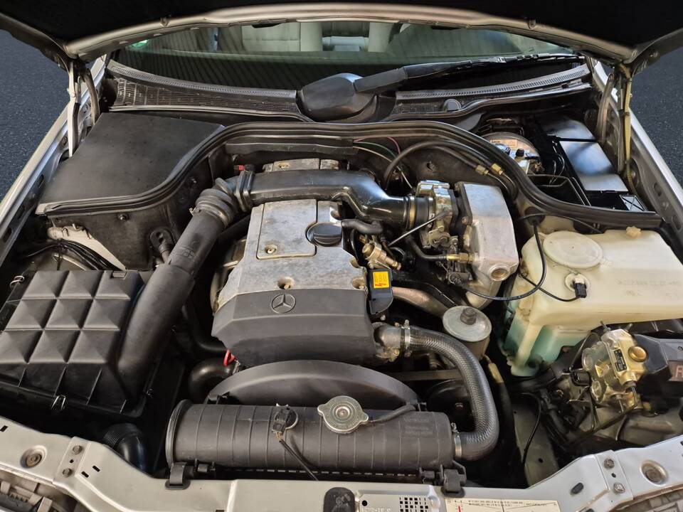 Bild 9/14 von Mercedes-Benz C 180 (1995)