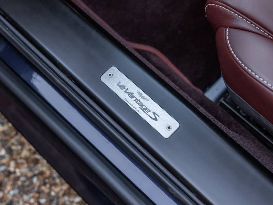 Image 45/50 of Aston Martin V12 Vantage S (2017)