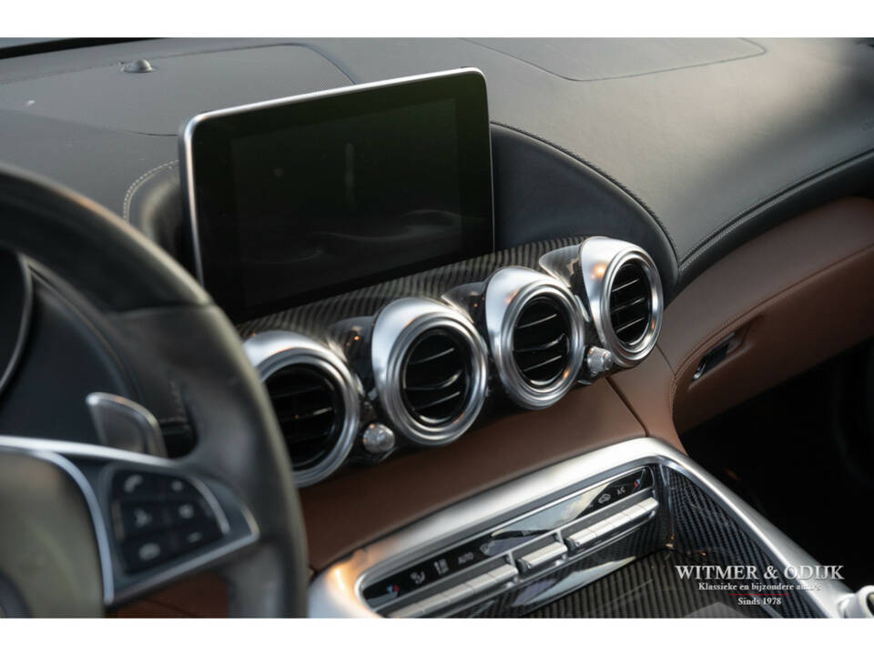 Image 26/43 of Mercedes-Benz C 63 S AMG (2015)