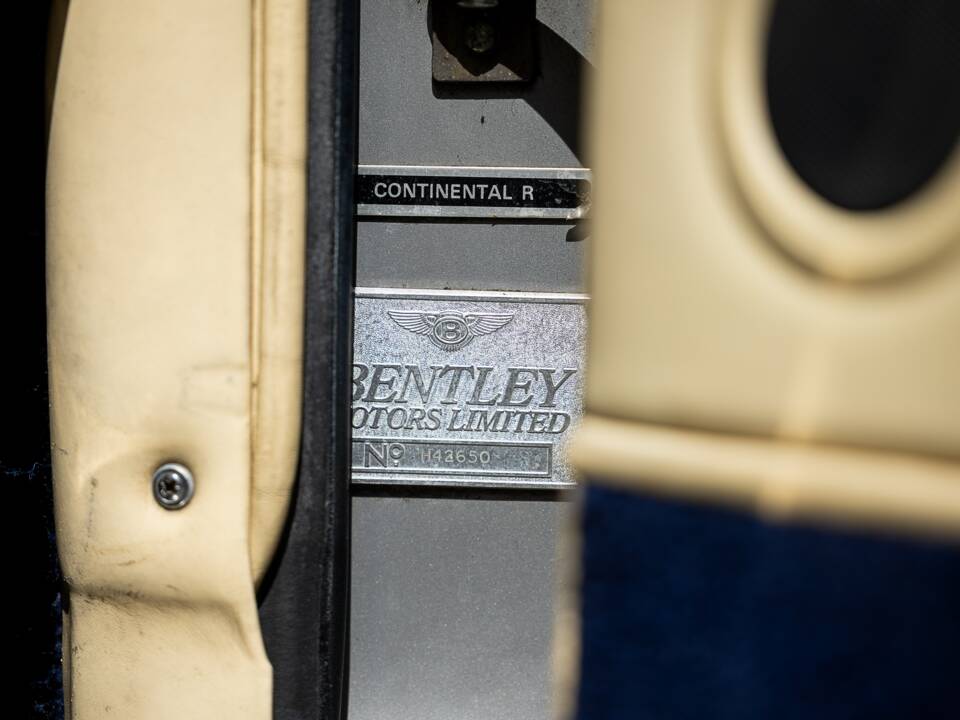 Image 37/50 of Bentley Continental R (1997)