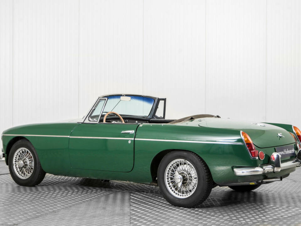 Immagine 6/50 di MG MGB (1965)