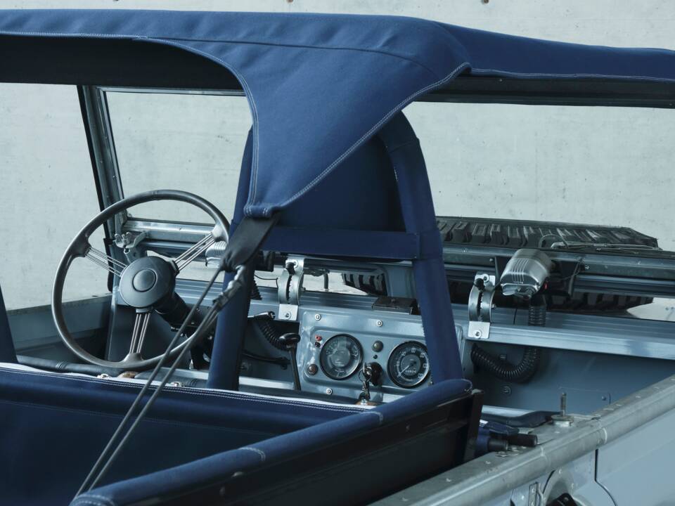 Bild 24/50 von Land Rover 88 (1961)