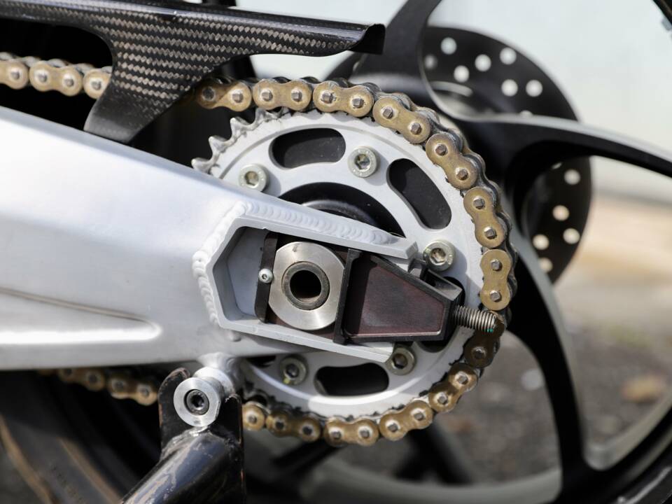 Image 32/69 of Petronas FP1 (2003)