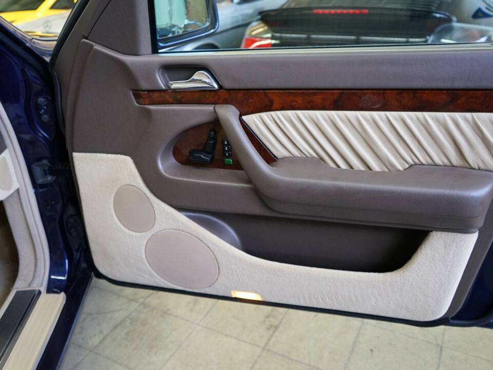 Immagine 18/36 di Mercedes-Benz S 500 L (1994)