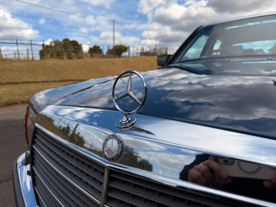 Imagen 30/30 de Mercedes-Benz 500 SE (1988)