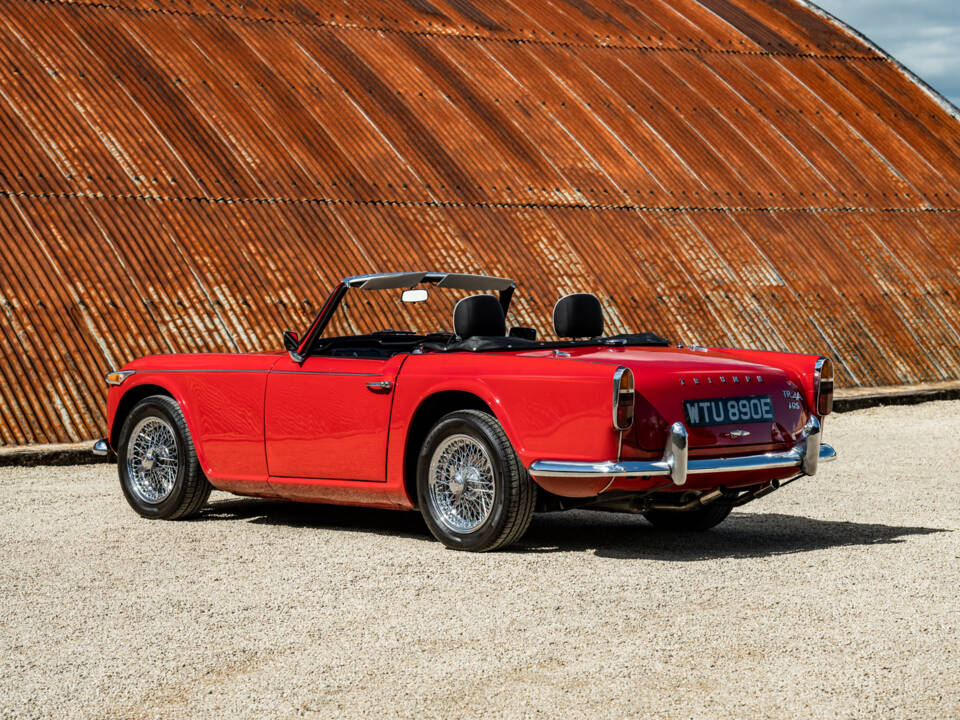 Immagine 2/24 di Triumph TR 4A IRS (1967)