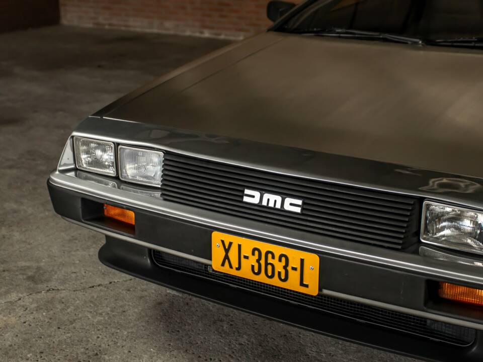 Image 15/66 of DeLorean DMC-12 (1981)