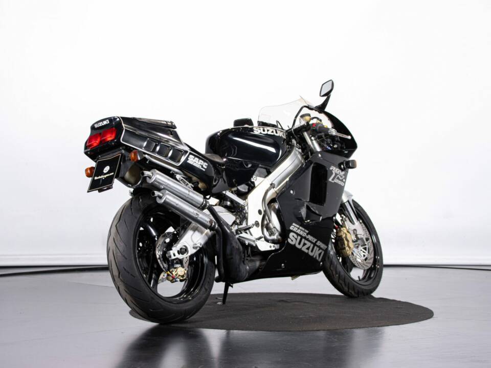 Immagine 4/48 di Suzuki RGV 250 Gamma (1990)