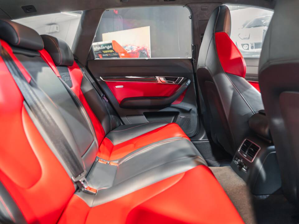 Imagen 34/36 de Audi RS6 Avant (2010)