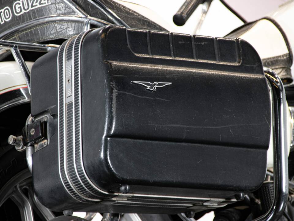 Image 25/44 de Moto Guzzi California II (1983)