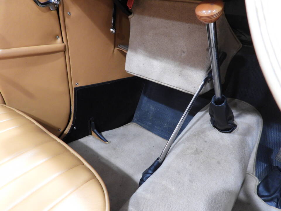 Image 31/51 of Lancia Aprilia (1937)