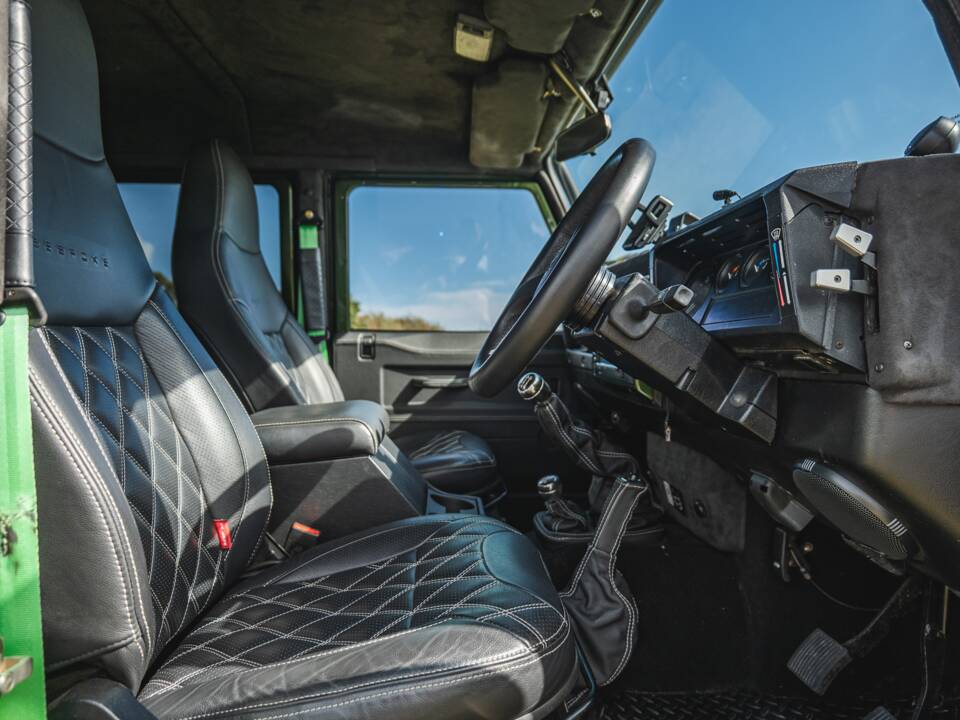 Immagine 41/50 di Land Rover Defender 110 (2005)