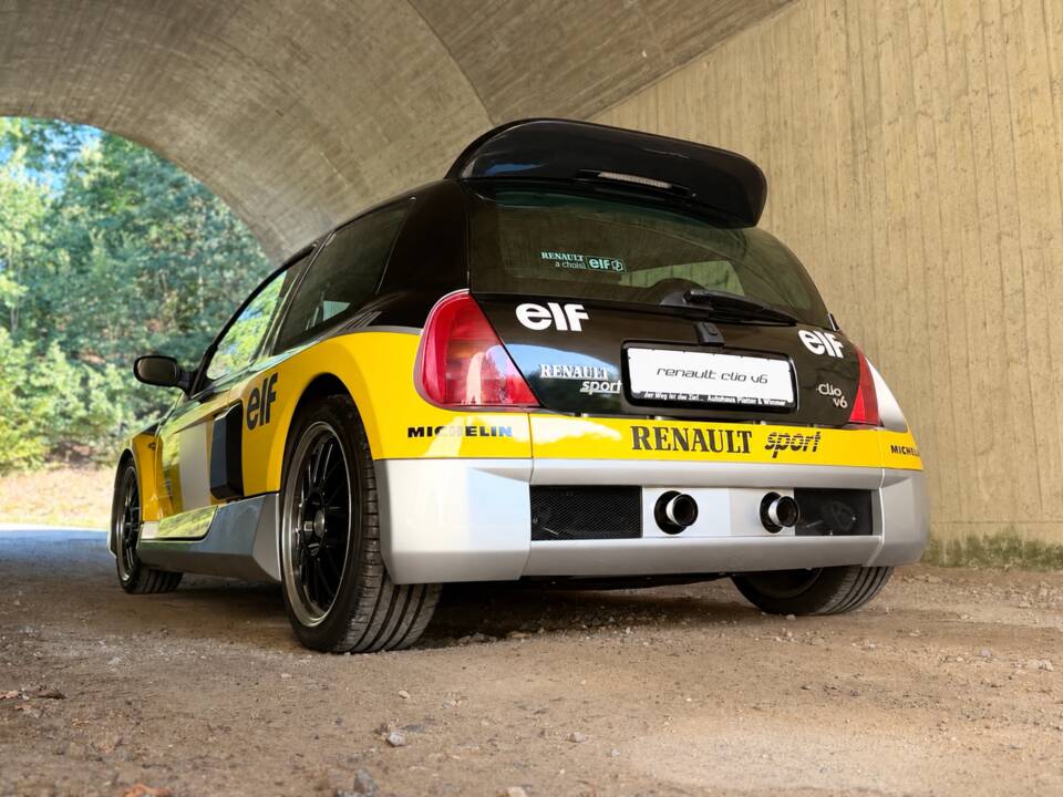Imagen 8/29 de Renault Clio II V6 (2002)