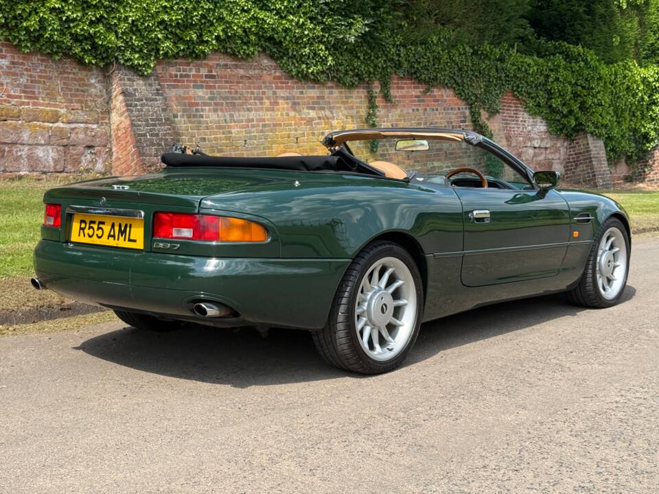 Immagine 2/19 di Aston Martin DB 7 Volante (1998)