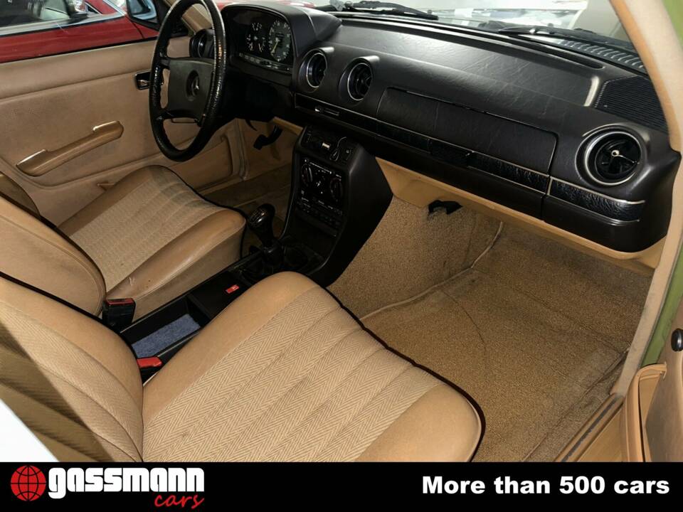 Bild 9/15 von Mercedes-Benz 200 D (1982)