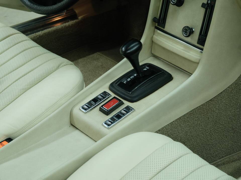 Image 28/50 de Mercedes-Benz 350 SLC (1973)