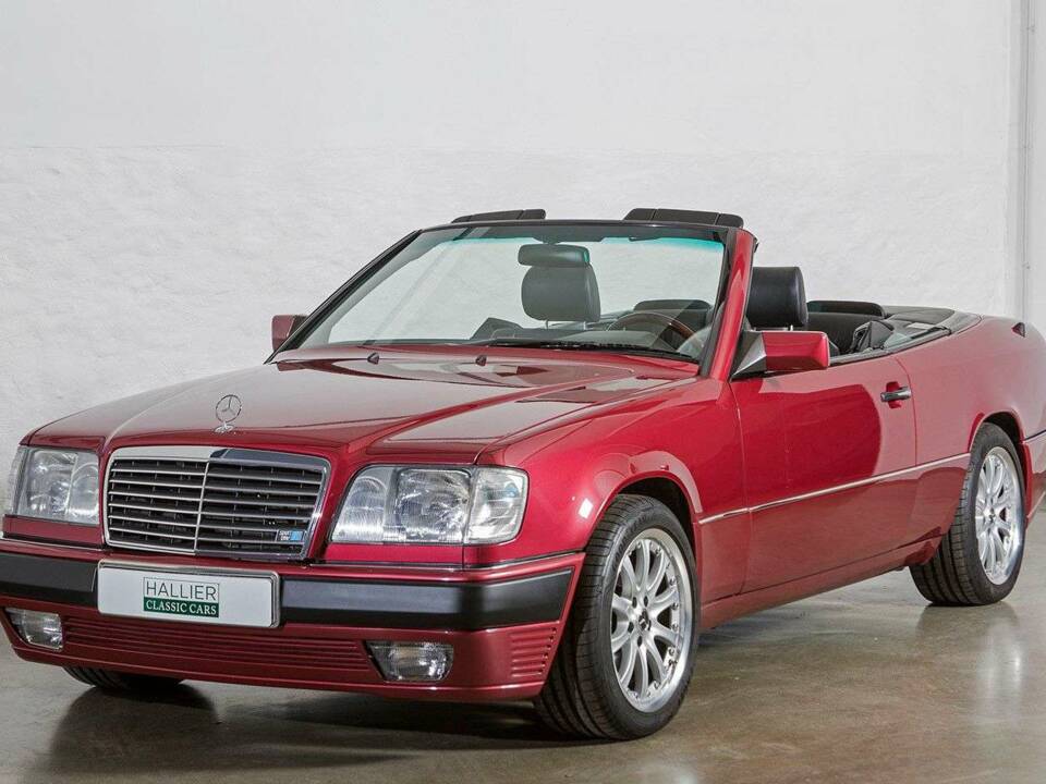 Bild 1/31 von Mercedes-Benz E 320 (1993)